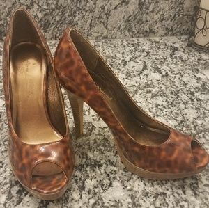 Peep toe pumps15